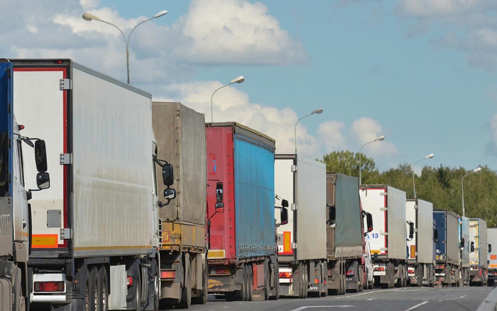 Минфин снизит цену отсечения нефти: рубль и себестоимость товаров изменятся