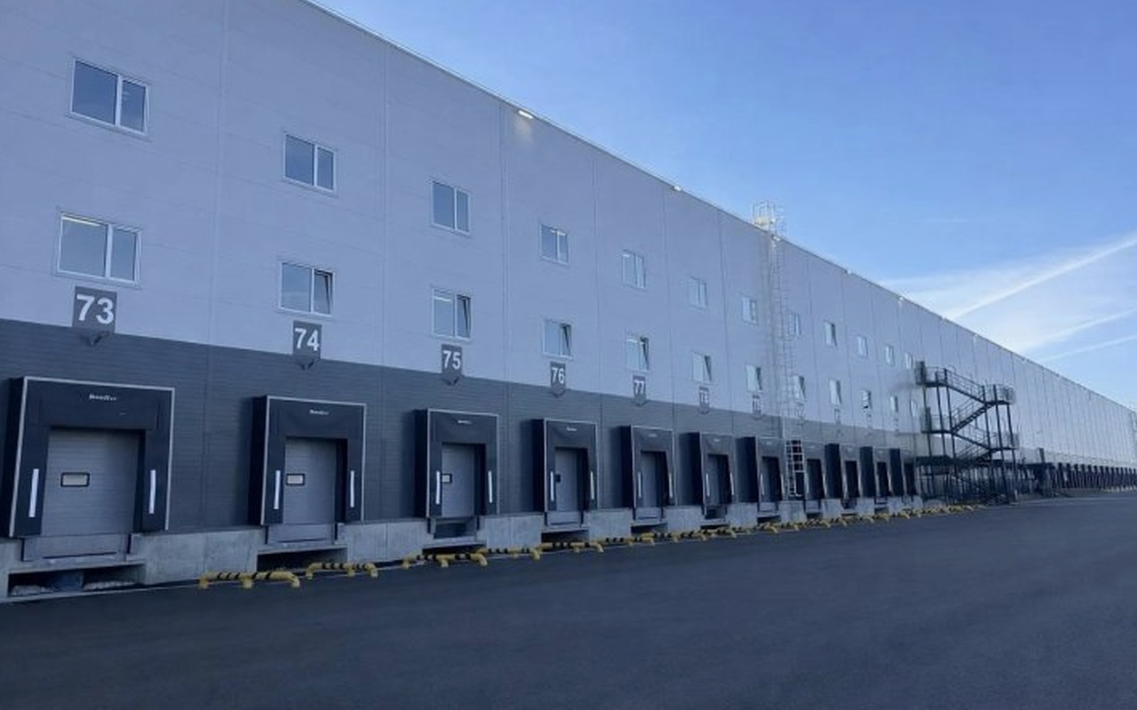 Ozon открыл логистический центр в Кузбассе на 17 млн товаров